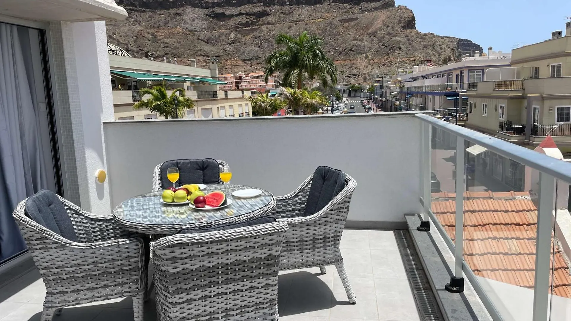 Sunny Puerto De Mogan Apartment Spain