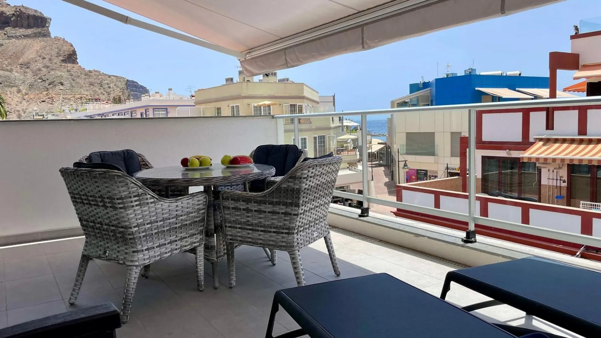 Sunny Puerto De Mogan Apartment
