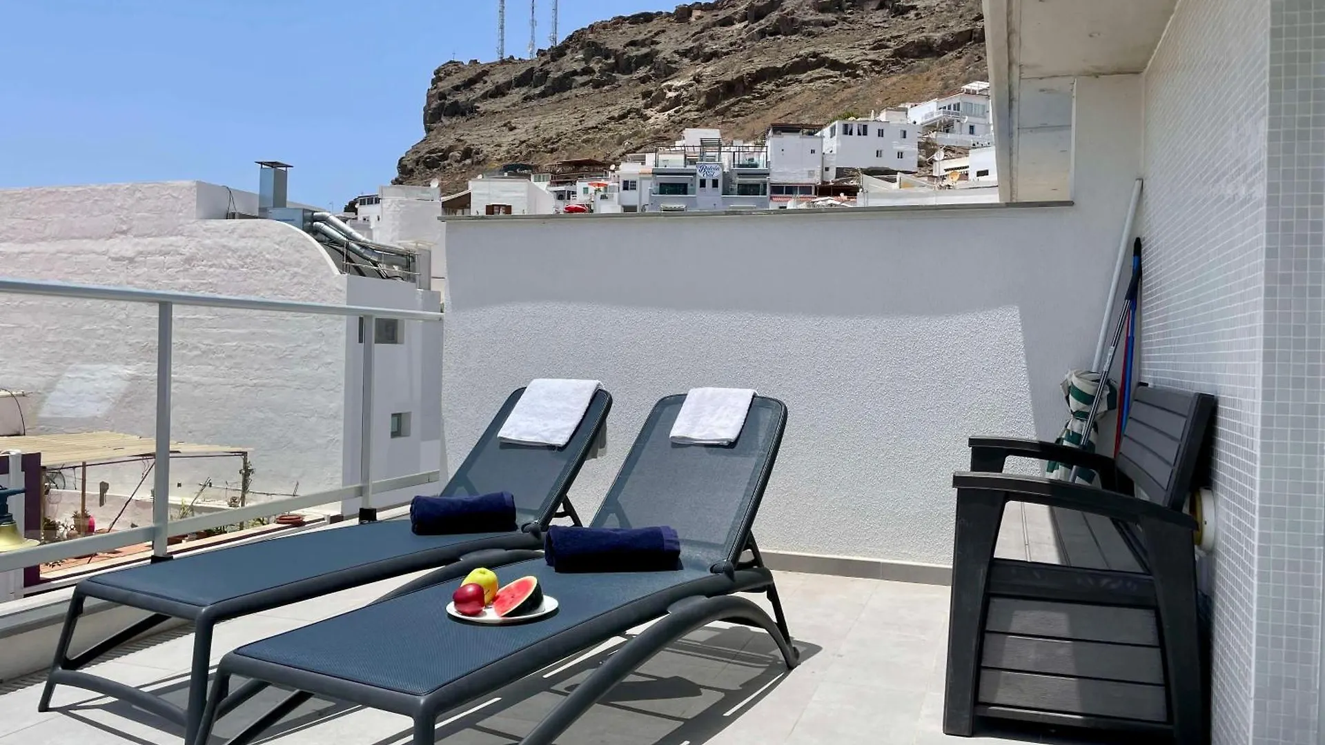 Sunny Puerto De Mogan Apartment Spain