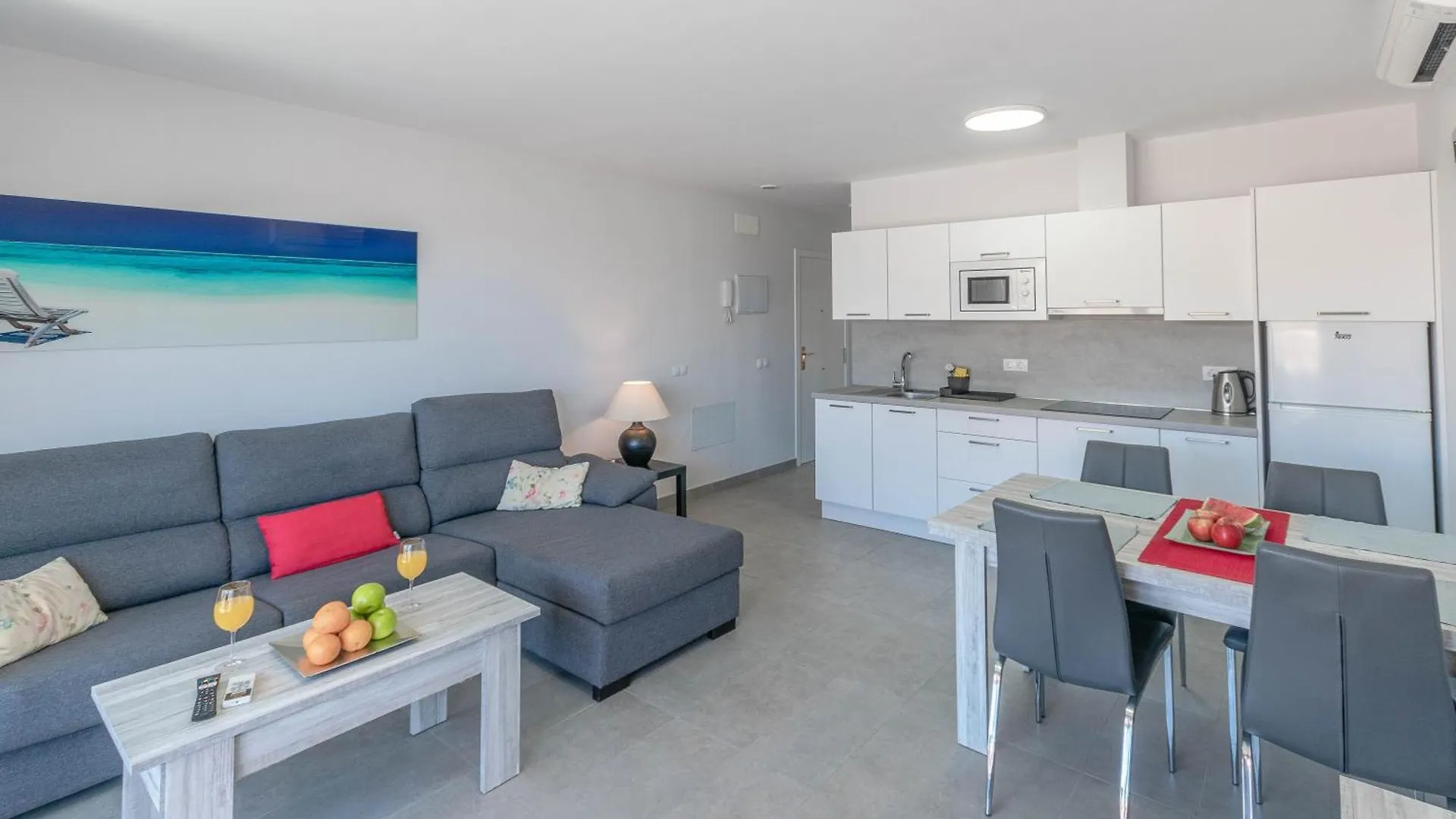 Sunny Puerto De Mogan Apartment